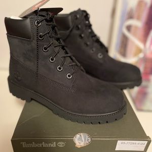 Timberland Premium Boot (Big Kid Size 5 is Equivalent To Women’s Size 7)